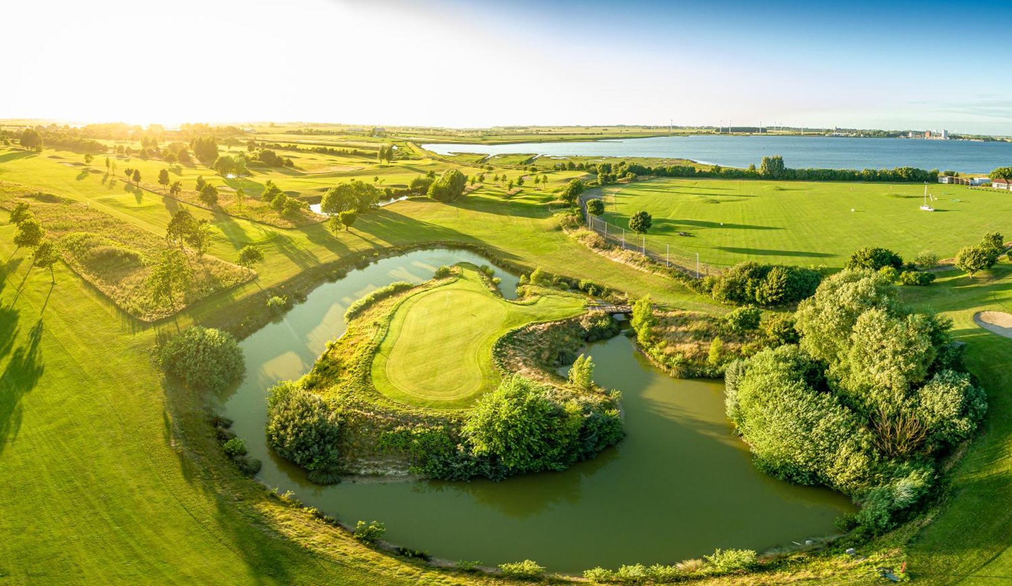 Golf 'N Wave Aktivresort فيهمارن المظهر الخارجي الصورة